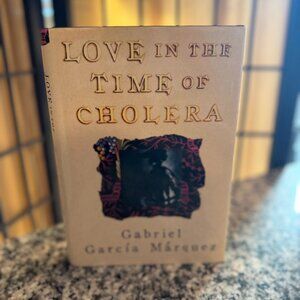 Love in the Time of Cholera HC 1988 Annotated for students